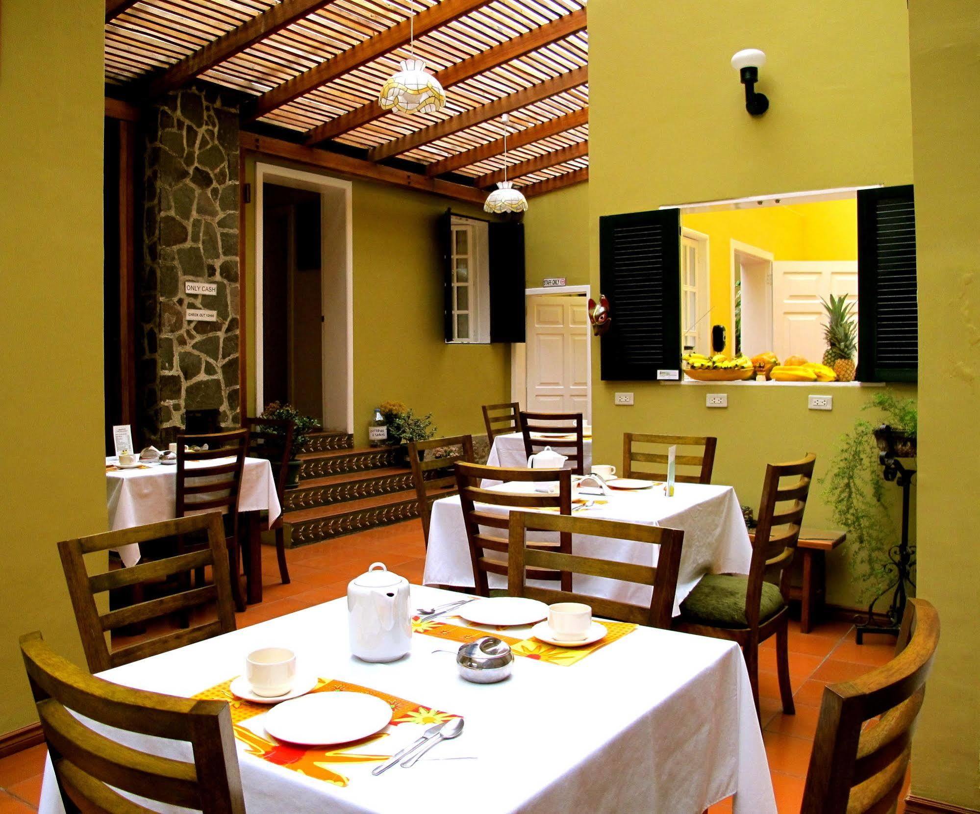 Hotel Cayman Quito Eksteriør billede
